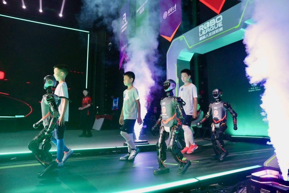 4岁的年轻 4岁的年轻