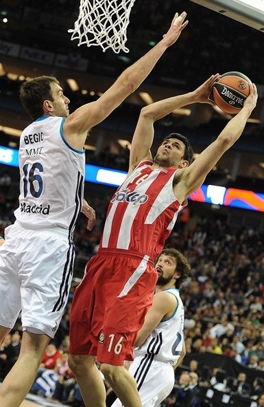 而低固定薪 而低固定薪